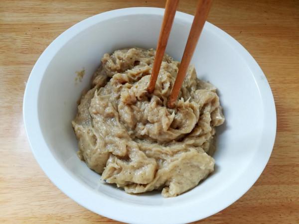 做肉丸時,記得加半碗“水”,出鍋後多做1步,比買的還好吃 做肉丸時,記得加半碗“水”,出鍋後多做1步,比買的還好吃