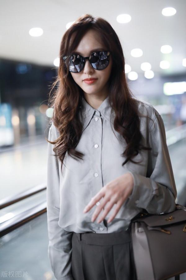 墨鏡女神：唐嫣