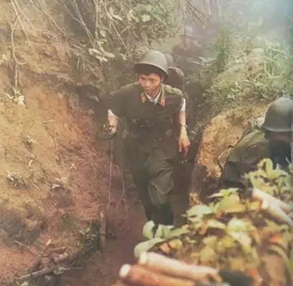 1984年,18歲女鄉長冒著越軍炮火,先後30多次帶民兵騾馬隊支前 1984年,18歲女鄉長冒著越軍炮火,先後30多次帶民兵騾馬隊支前