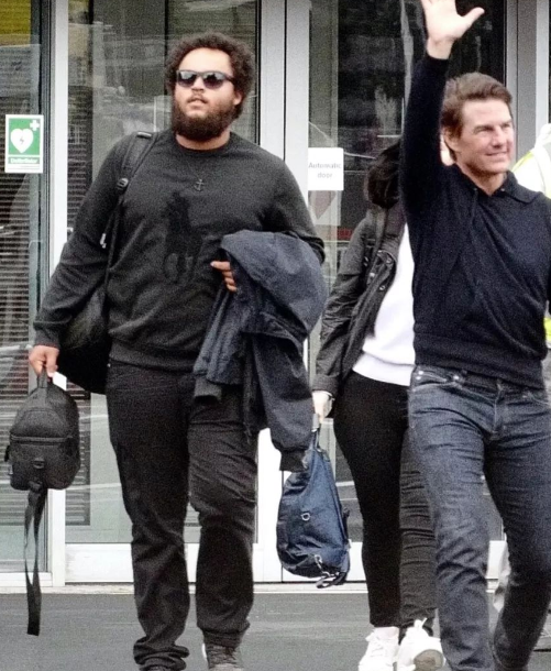 湯姆克魯斯帶兒子外出引騷亂!網友:兒子比你老 湯姆克魯斯帶兒子外出引騷亂!網友:兒子比你老