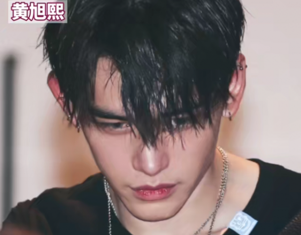 瘦了的胡先煦霸佔熱搜？男明星少年感全靠瘦，發麵饅頭噠咩