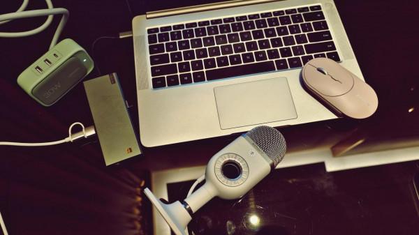 我的桌面1.0分享，美少女的一隅天地