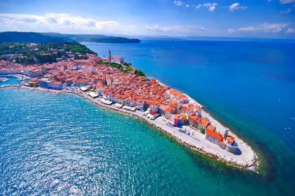 不能忘！駐南聯盟使館被炸23年