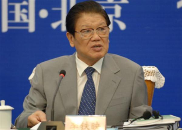 他是毛主席同學，與鄧小平前妻結婚，兒子是副國級幹部