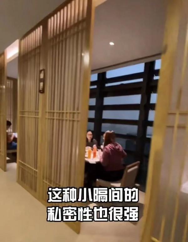 前央視女主持被前輩欺負一幕,戳穿真相:你越弱,世界對你越壞 前央視女主持被前輩欺負一幕,戳穿真相:你越弱,世界對你越壞