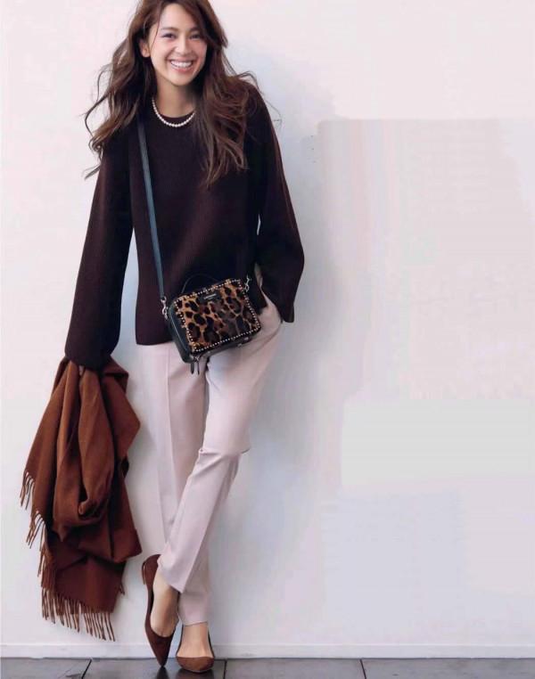 &OpenCurlyDoubleQuote;棕褐色&rdquo;優雅？別輕信！不懂&OpenCurlyDoubleQuote;挑色&plus;配色&rdquo;，越穿越土氣