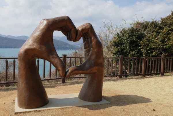 春日的開始與山茶花一起散步的島嶼——知心島