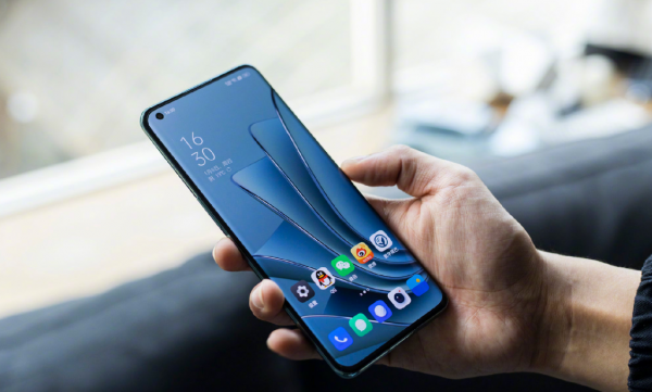 當下3000～5000元的最強手機：我只說這五款，隨便選不花冤枉錢