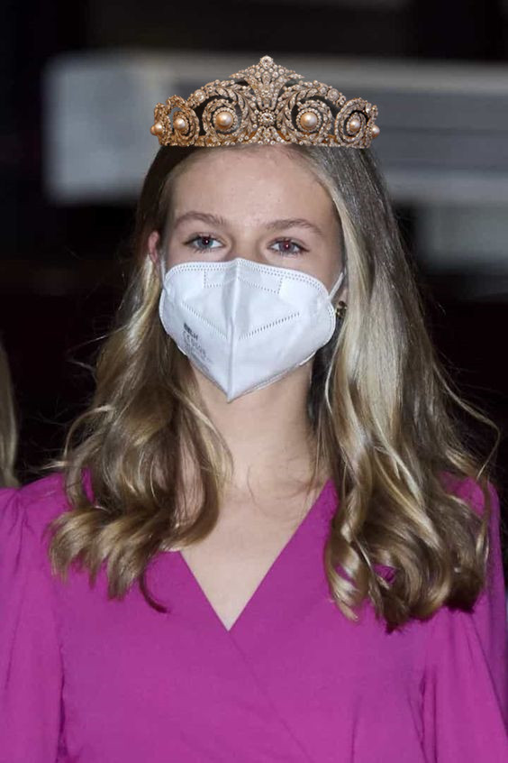 西班牙王室的8頂冠冕，萊昂諾爾和索菲亞戴上會如何呢，太漂亮了