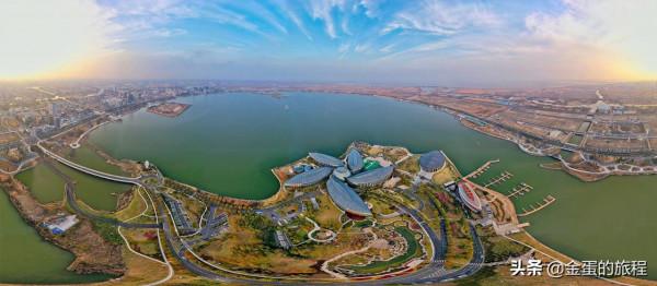 上海第二大人工湖“滴水湖”，原來是鹹水的，上海夢幻造城的傑作