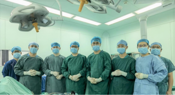 哈醫大一院群力多學科聯合微創切除複雜後腹膜巨大脂肪肉瘤