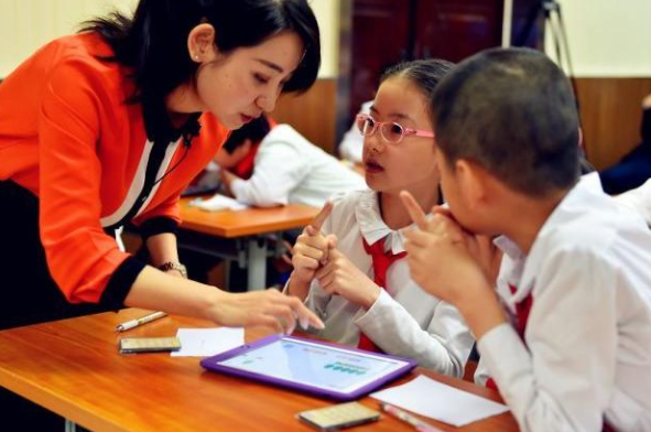 學生姓“郝”,老師上課不敢叫他名字,因為一叫班裡可能就沒人了 學生姓“郝”,老師上課不敢叫他名字,因為一叫班裡可能就沒人了