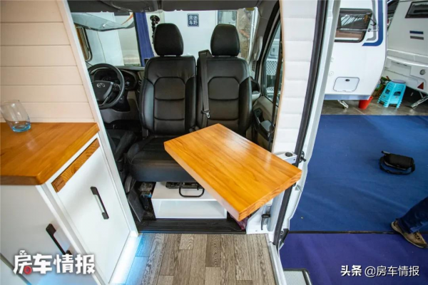 新款大通V90房車，全新佈局首次亮相，全屋定製家居看著特洋氣