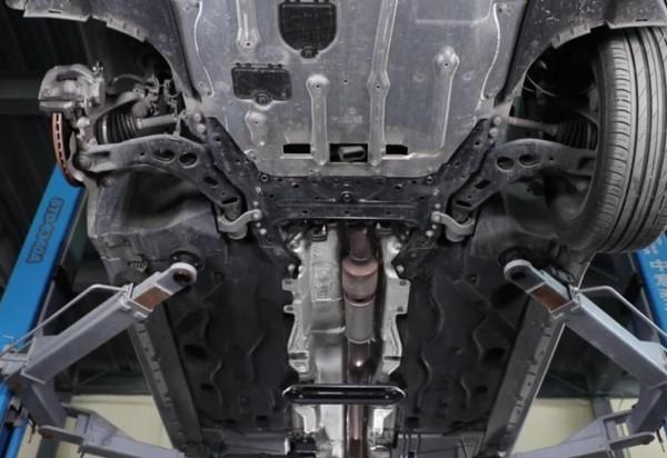 寶馬X1過減速帶異響什麼原因? 寶馬X1過減速帶異響什麼原因?