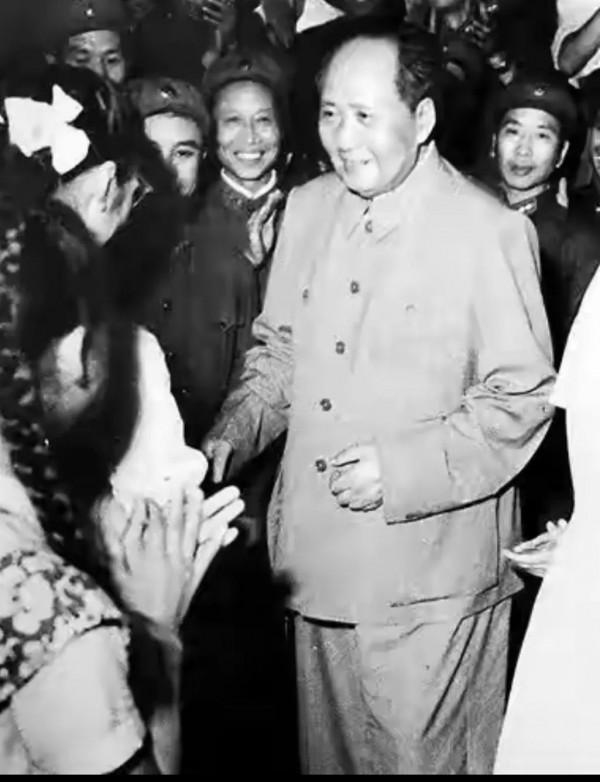 毛主席誕辰128週年