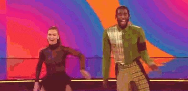 31歲香珀特狂秀舞技!詹姆斯看嗨了秒成小迷弟:大家快給他投票 31歲香珀特狂秀舞技!詹姆斯看嗨了秒成小迷弟:大家快給他投票