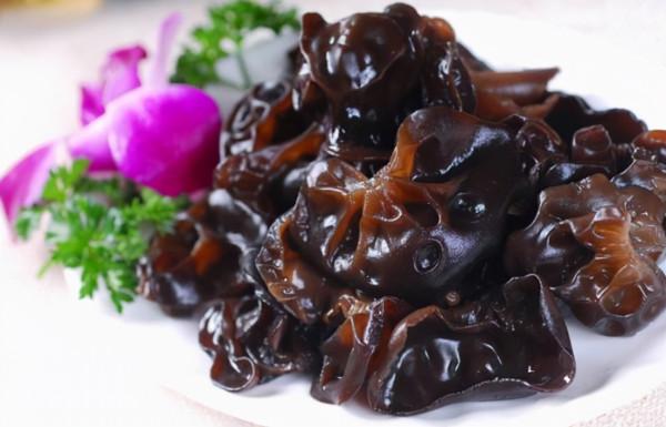 立冬後，防心梗，儘量少吃3白，多吃3物，大家不妨借鑑一下