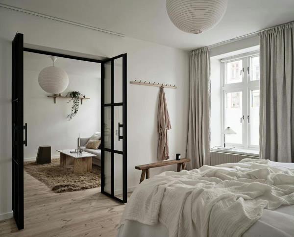 她喜歡簡潔，抓住溫柔低飽和色調，把53㎡的家變成乾乾淨淨的模樣