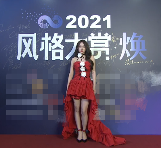 最新女星紅毯！蔣勤勤扮嫩、郭采潔翻車，楊冪用場外生圖美貌秒殺