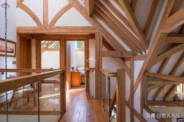 以木為主體框架，石材為牆，這才是真正的鄉村田園風格木別墅木屋