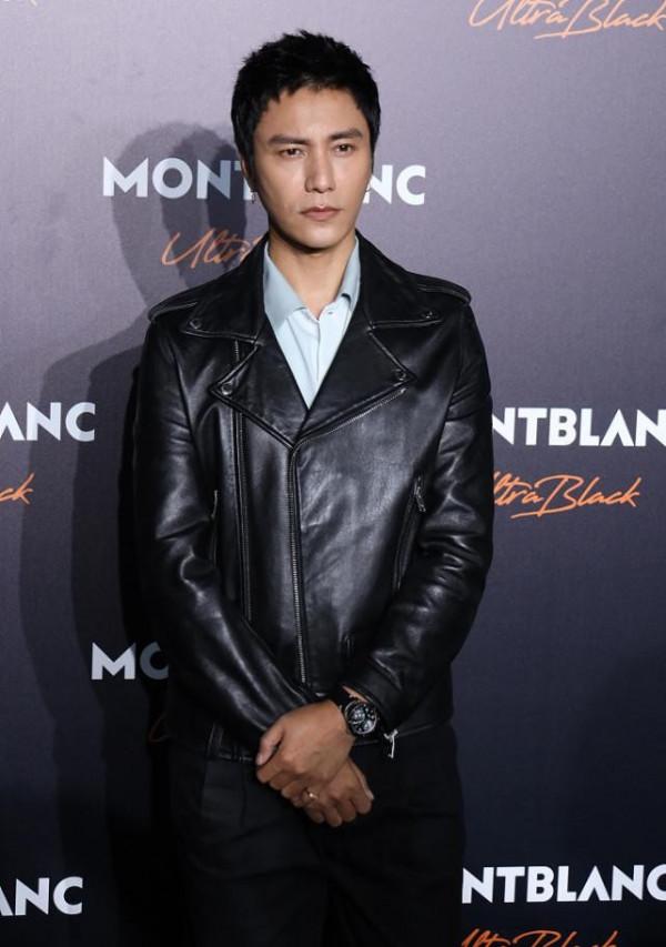 陳坤有了45歲的樣子，皮衣配襯衫率性大方，但從眼睛能看出滄桑