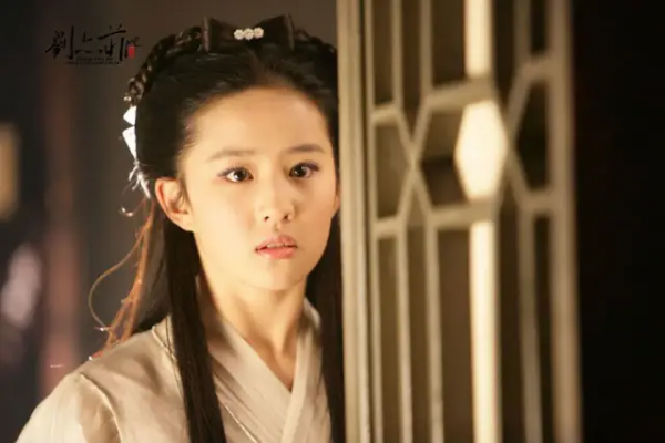 這令人窒息的審美，影視劇裡的大膽配色，只要你敢想，導演就敢配