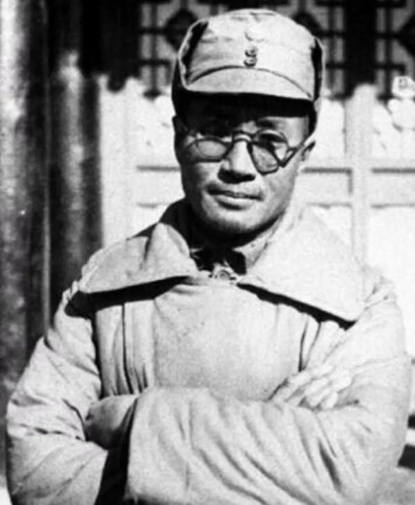 是誰第一個喊出“毛主席”的稱謂?他後來終生跟著毛主席 是誰第一個喊出“毛主席”的稱謂?他後來終生跟著毛主席