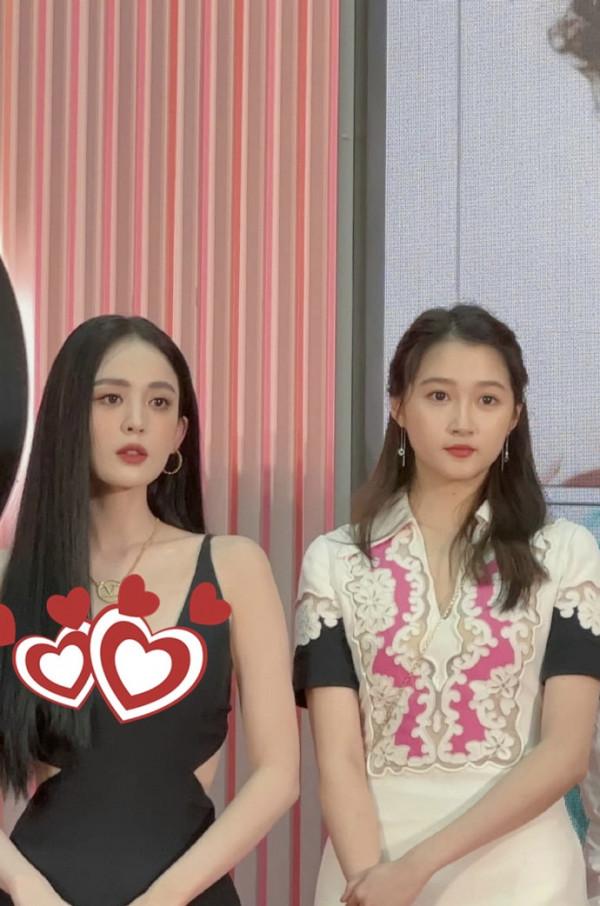 關曉彤古力娜扎出席活動 兩大美女同框生圖狀態佳