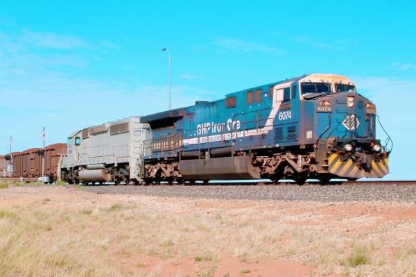 長度破吉尼斯世界紀錄的火車,8個車頭682節車廂,僅一位司機 長度破吉尼斯世界紀錄的火車,8個車頭682節車廂,僅一位司機