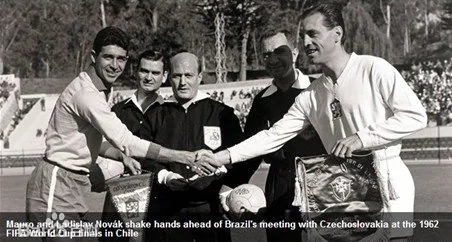 雙尾獅的輝煌：捷克足球歷史最佳陣容，兩個金球獎球星驅動中場