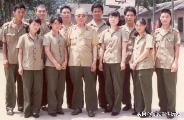 1954年，一農村老太太來到南京，開國少將含淚迎接：娘，兒子在這