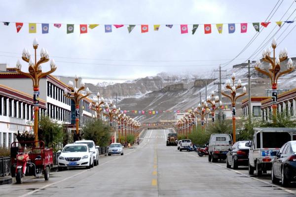 觀光喀喇崑崙與喜馬拉雅山縫隙中的&OpenCurlyDoubleQuote;扎達土林&rdquo;秘境