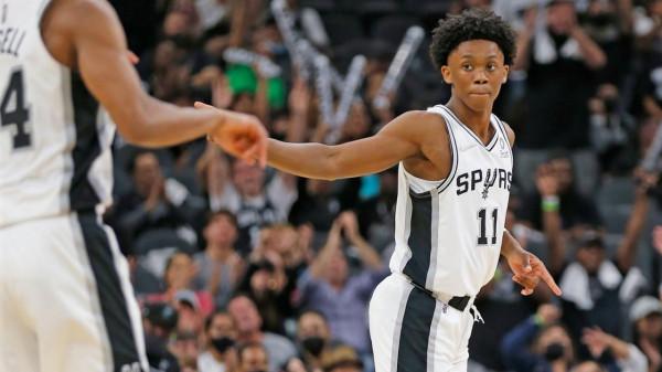 今年新秀首秀如何?狀元傷缺,榜眼秀表現糟糕,13號秀堪稱驚豔 今年新秀首秀如何?狀元傷缺,榜眼秀表現糟糕,13號秀堪稱驚豔