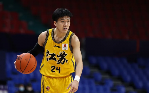 江蘇VS新疆裁判報告出爐,黃榮奇腳出界被漏判 江蘇VS新疆裁判報告出爐,黃榮奇腳出界被漏判