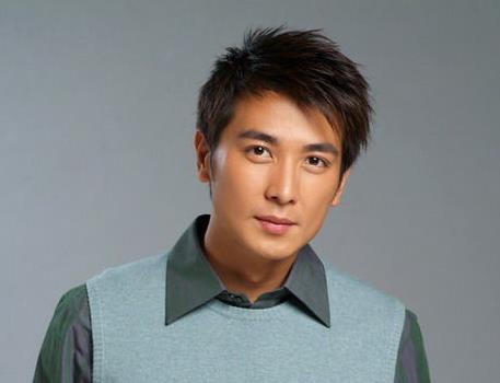 “古老師”保劍鋒:28歲爆紅,37歲跌落神壇,老婆46歲為他生子 “古老師”保劍鋒:28歲爆紅,37歲跌落神壇,老婆46歲為他生子