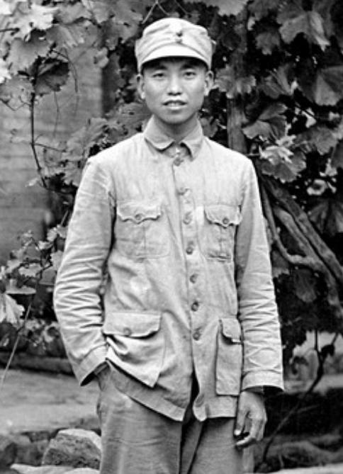 至今仍健在的紅軍奶奶，丈夫是上將，兒子是少將，姐夫是元帥