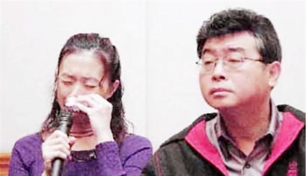 邱毅與前妻的愛與痛,三個小孩,成了邱毅思念前妻的精神依靠 邱毅與前妻的愛與痛,三個小孩,成了邱毅思念前妻的精神依靠