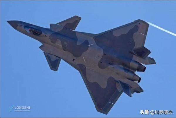 殲-20大批裝備，美空軍內心發虛，駐日美軍緊急加裝反隱身吊艙