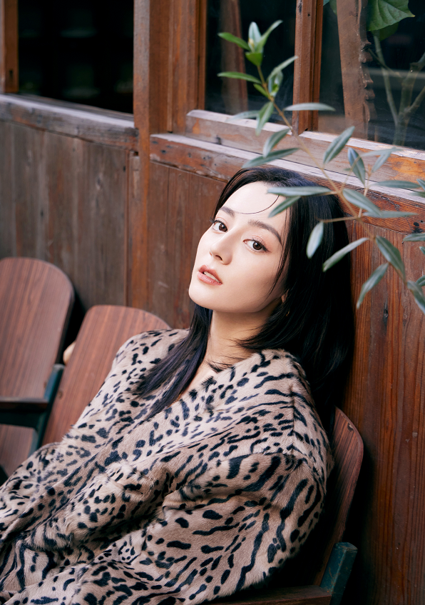 迪麗熱巴近況？陳星旭要演名著？劉雨昕獼猴桃有合作？汪小菲發文秒刪？王安宇宋祖兒有情況？