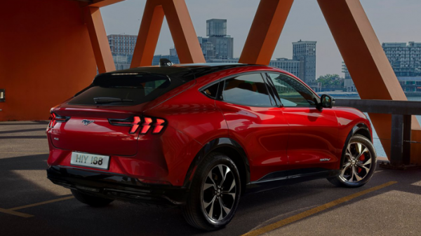 福特Mach-E交付在即,用比亞迪三元鋰電池你還敢買? 福特Mach-E交付在即,用比亞迪三元鋰電池你還敢買?