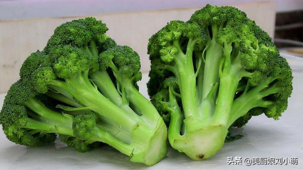 這9種都是維生素C含量高的蔬菜，平時多吃點，面板好氣色紅潤