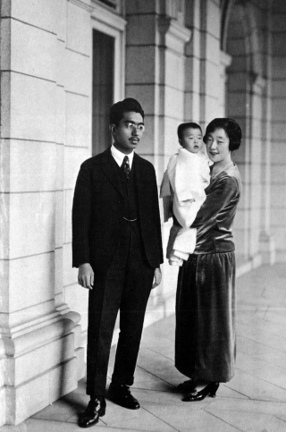 眯眯眼的良子皇后:嫉妒兒媳貌美人氣高,又一舉得男,42年沒好臉 眯眯眼的良子皇后:嫉妒兒媳貌美人氣高,又一舉得男,42年沒好臉