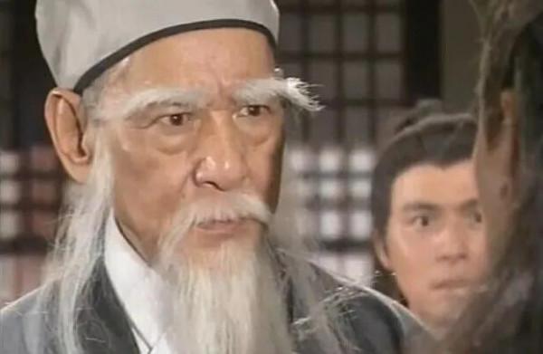 天龍八部電視劇中掃地僧耳高過眉