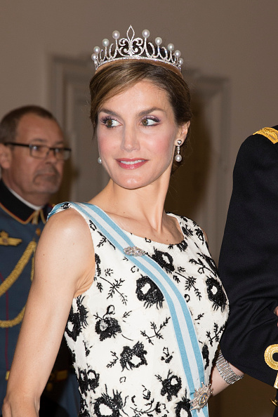 西班牙王室的8頂冠冕，萊昂諾爾和索菲亞戴上會如何呢，太漂亮了