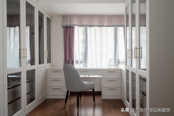 155㎡的歐式輕奢平層,融合浪漫與古典風格,這是什麼神仙氣質 155㎡的歐式輕奢平層,融合浪漫與古典風格,這是什麼神仙氣質