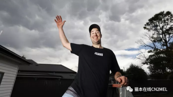 幾天前維州男子在家中被閃電擊中，幸好12歲小女兒機智救父