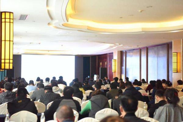 “千金難買老來瘦”或是錯的，研究表明：70歲後，微胖老人更長壽