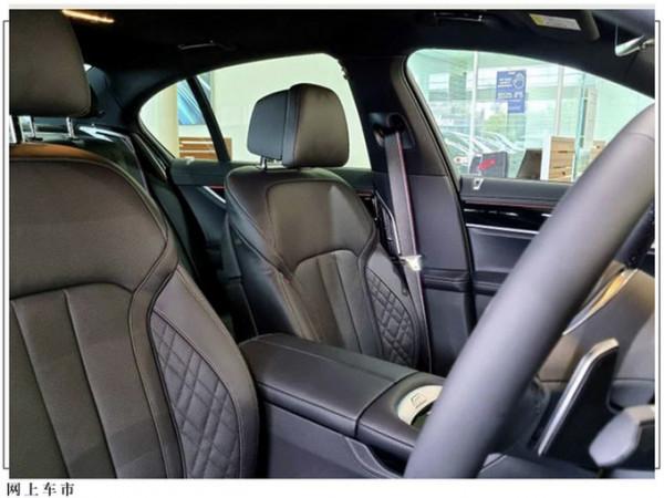 寶馬新款740i進店實拍!搭3.0T發動機,前臉換新,兼顧商務與運動 寶馬新款740i進店實拍!搭3.0T發動機,前臉換新,兼顧商務與運動