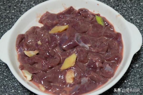 晚上炒了一盤豬肝,好吃到流口水,鮮香嫩滑無腥味,做法簡單 晚上炒了一盤豬肝,好吃到流口水,鮮香嫩滑無腥味,做法簡單