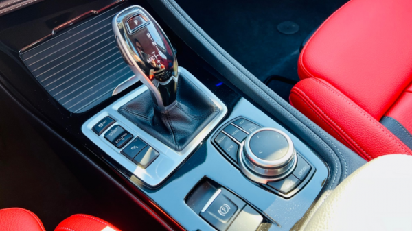 試駕BMW 125i M運動曜夜版，尋找最初的駕駛樂趣